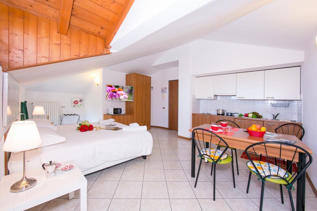 Residence Riva Del Lario Gravedona Eksteriør billede