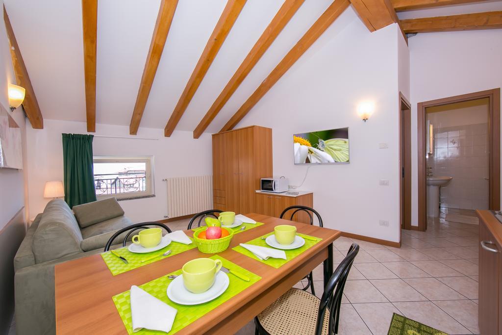 Residence Riva Del Lario Gravedona Eksteriør billede